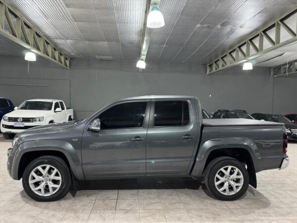 Volkswagen Amarok V6 Highline 4x4 AT 2021 - Image 8