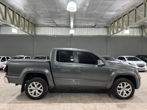 Volkswagen Amarok V6 Highline 4x4 AT 2021 - Image 7