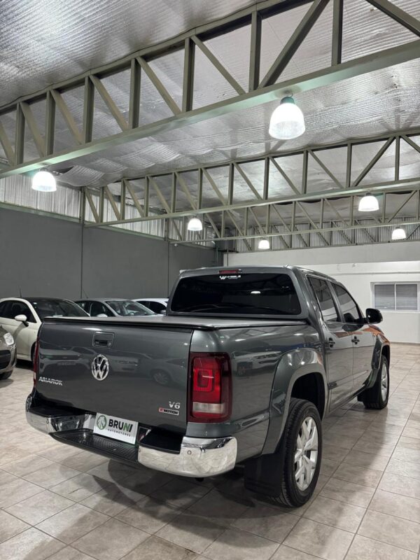 Volkswagen Amarok V6 Highline 4x4 AT 2021 - Image 6