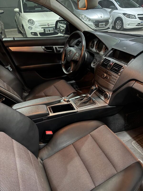Mercedes Benz C280 3.0 v6 AT 2008 - Image 3