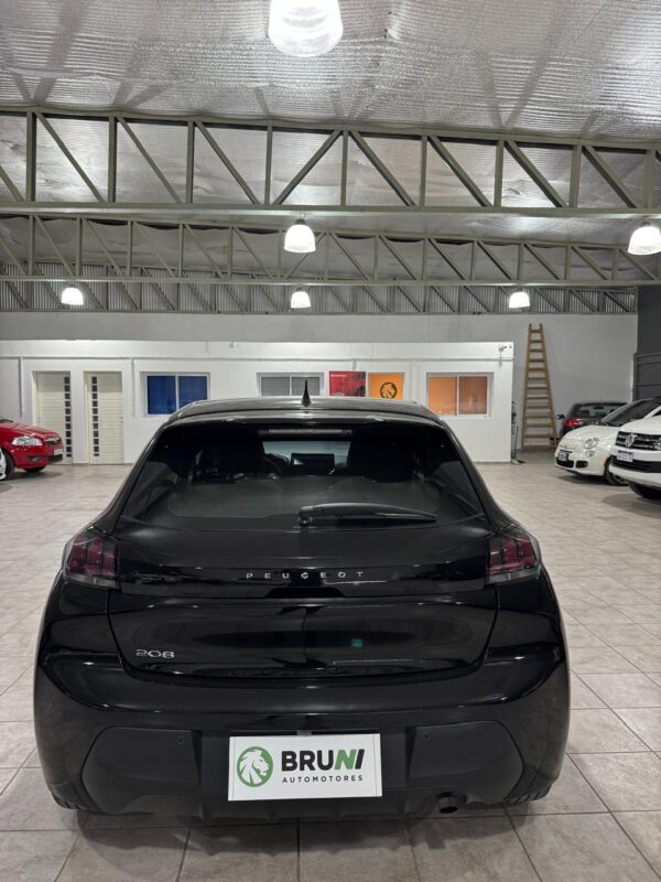 Peugeot 208 Style 1.6 Tiptronic 2022 - Image 5