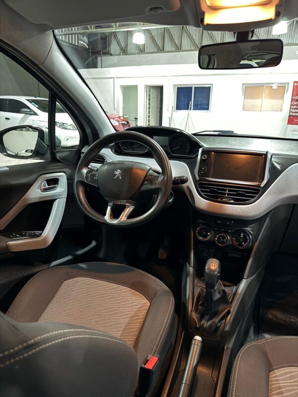 Peugeot 208 1.5 Allure  Nav 2015 - Image 2