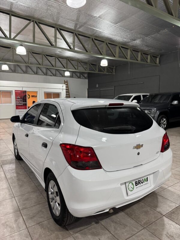 Chevrolet Ónix 1.4 Joy 2019 GNC - Image 4